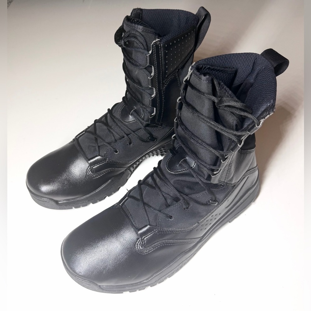 Nike SFB Field 2 8” Men’s Tactical Military Combat Boots Black  Size-12.5